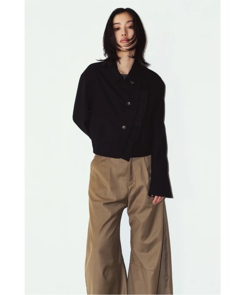 Knuth Marf(クヌースマーフ)の「Knuth Marf 2way cropped frill jacket(テーラードジャケット・レディース・ベージュ/ブラック・FREE)」の4枚目の写真