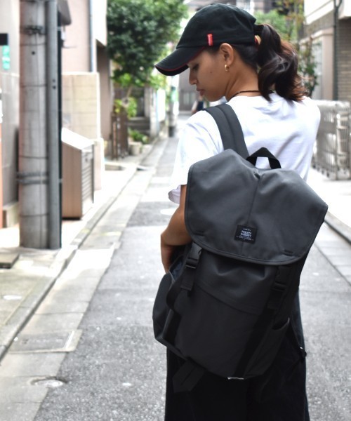 RiNc （リンク）の「【 PRODUCTY WARRANTY / プロダクティー 】 ブラックタグ ビッグ フラップ リュック（バックパック/リュック・レディース・ネイビー/ブラック/グレー/チャコールグレー・FREE）」の3枚目の写真