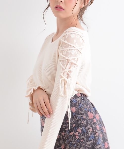 MAJESTIC LEGON（マジェスティックレゴン）の「【WEB限定価格】レース編み上げニットプルオーバー（ニット/セーター・レディース・グリーン/ブラック/ピンク系その他/マスタード/アイボリー/ピンク・MEDIUM）」の12枚目の写真