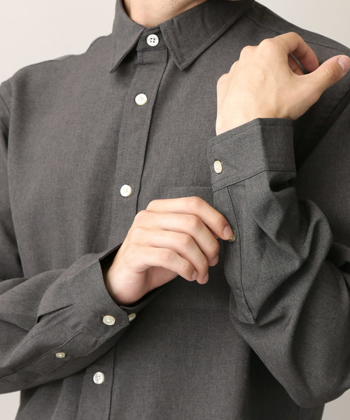 MONO-MART（モノマート）の「ポリトロリラックスレギュラーカラーL/Sシャツ（シャツ/ブラウス・メンズ・チャコールグレー/ブラック/ネイビー/ダークパープル/ライトベージュ/ダークベージュ/テラコッタ・M/L/XL）」の10枚目の写真