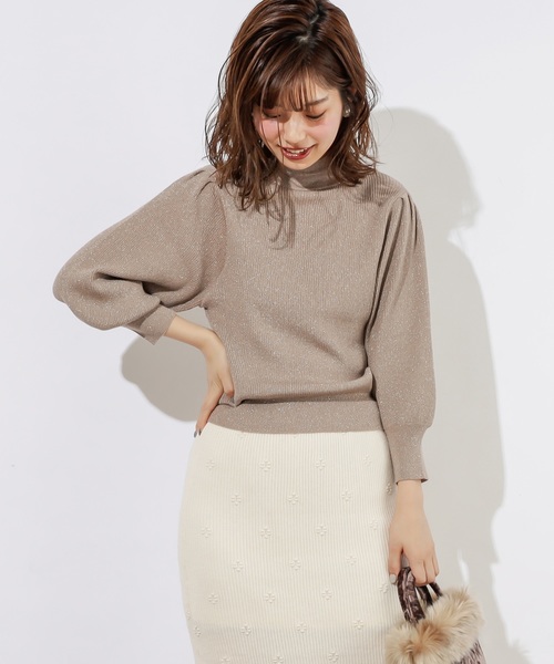 natural couture（ナチュラルクチュール）の「キラキラパフニット（ニット/セーター・レディース・モカ/ベージュ/パープル・FREE）」の2枚目の写真