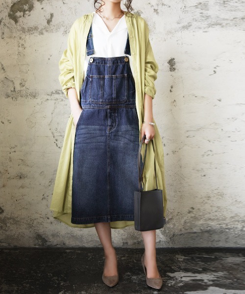 and it_（アンドイット）の「ウォッシュデニムスカートオーバーオール（サロペット/オーバーオール・レディース・ライトインディゴブルー/ワンウォッシュ・LARGE/MEDIUM）」の2枚目の写真