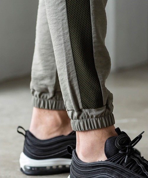 hummel（ヒュンメル）の「直営店・WEB限定 hummel(ヒュンメル)メッシュコンビパンツ（その他パンツ・メンズ・ホワイト/ブラック/カーキ・S/M/L/XL）」の6枚目の写真