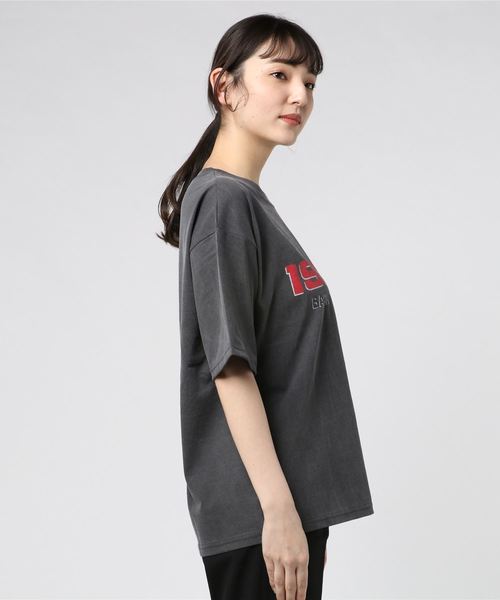 DING（ディング）の「DING/1980sビッグシルエットTシャツ（Tシャツ/カットソー・レディース・ホワイト/スミクロ・FREE）」の3枚目の写真