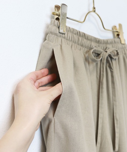 andme（アンドミー）の「コットンリネンワイドパンツ（その他パンツ・レディース・アイボリー/ブラック/キャメル/ベージュ/グリーン系その他/モカ・M/L）」の17枚目の写真