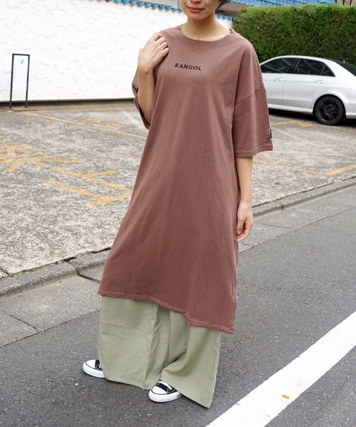 KANGOL（カンゴール）の「【KANGOL/カンゴール】フロントロゴワンピース　ワンポイント刺繍　サイドスリット入り　ビッグシルエット（ワンピース・レディース・ブラック/ブラウン/ホワイト・MEDIUM/LARGE）」の3枚目の写真