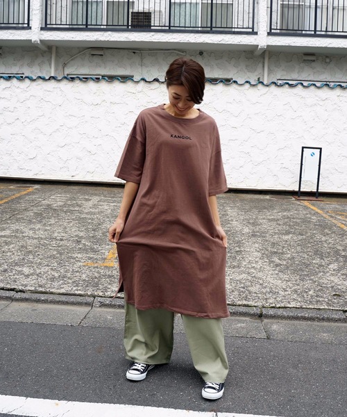 KANGOL（カンゴール）の「【KANGOL/カンゴール】フロントロゴワンピース　ワンポイント刺繍　サイドスリット入り　ビッグシルエット（ワンピース・レディース・ブラック/ブラウン/ホワイト・MEDIUM/LARGE）」の9枚目の写真