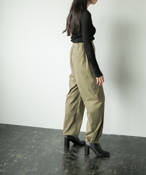 yuw(ユウ)の「ベイカーパンツ 893532(その他パンツ・レディース・ブラック/カーキ・MEDIUM/LARGE)」の11枚目の写真