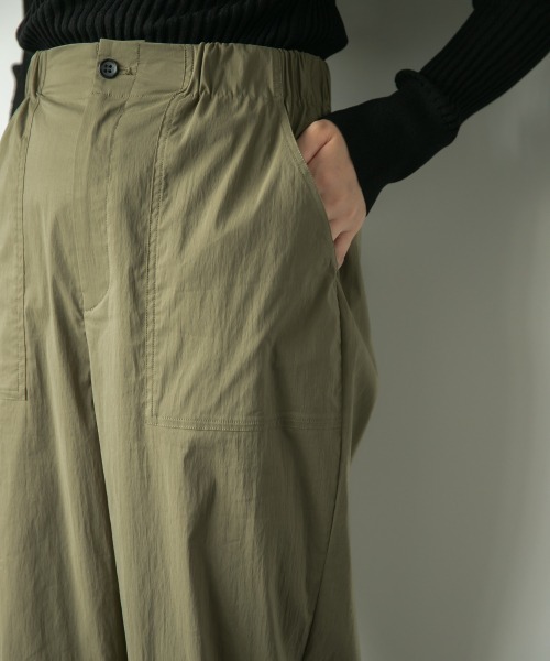 yuw(ユウ)の「ベイカーパンツ 893532(その他パンツ・レディース・ブラック/カーキ・MEDIUM/LARGE)」の18枚目の写真