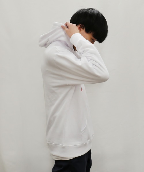 FILA(フィラ)の「【FILA/フィラ】デザインプリント ビッグシルエット スウェット パーカー 裏毛(パーカー・メンズ・ベージュ/ブラック/ネイビー/ホワイト・L/M/LL)」の6枚目の写真
