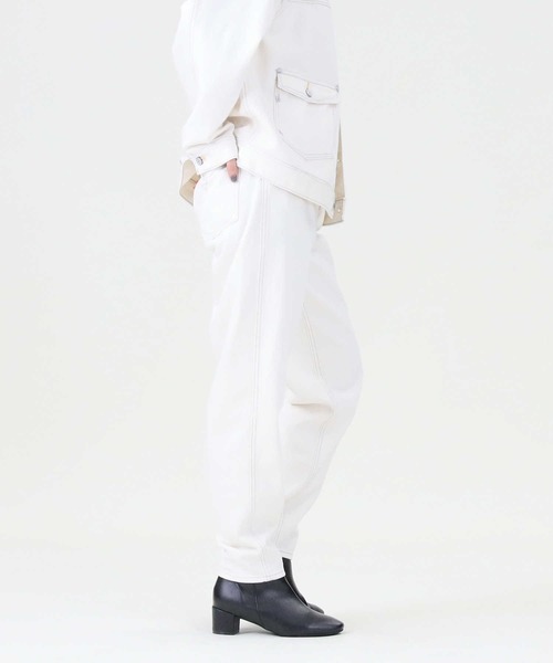 Levi's(リーバイス)の「【Levi's】「RED」ハイルーズテーパードパンツ(その他パンツ・レディース・ホワイト・24inch/25inch/26inch/27inch)」の7枚目の写真