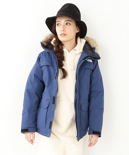 BEAMS BOY(ビームスボーイ)の「THE NORTH FACE / McMurdo Parka(ダウンジャケット/コート・レディース・ブラック/レッド/ブルー・150)」の3枚目の写真