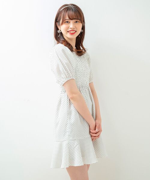 MAJESTIC LEGON(マジェスティックレゴン)の「ガーリーフラワーミニワンピ(ワンピース・レディース・ホワイト系その他2/ブルー系その他2/ブラック系その他・SMALL/MEDIUM)」の8枚目の写真