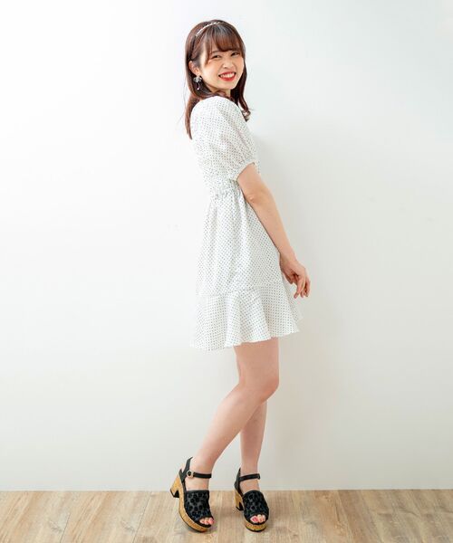 MAJESTIC LEGON(マジェスティックレゴン)の「ガーリーフラワーミニワンピ(ワンピース・レディース・ホワイト系その他2/ブルー系その他2/ブラック系その他・SMALL/MEDIUM)」の11枚目の写真