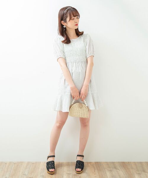 MAJESTIC LEGON(マジェスティックレゴン)の「ガーリーフラワーミニワンピ(ワンピース・レディース・ホワイト系その他2/ブルー系その他2/ブラック系その他・SMALL/MEDIUM)」の13枚目の写真