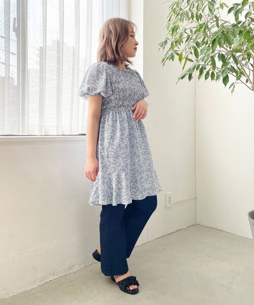 MAJESTIC LEGON(マジェスティックレゴン)の「ガーリーフラワーミニワンピ(ワンピース・レディース・ホワイト系その他2/ブルー系その他2/ブラック系その他・SMALL/MEDIUM)」の15枚目の写真