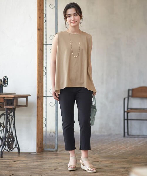 ANY SIS(エニィスィス)の「【L'aube】バックフレアーディテール カットソー(Tシャツ/カットソー・レディース・ホワイト系/ブラック系/黄土色系・2)」の4枚目の写真