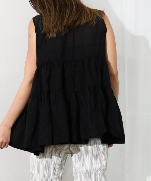 Per sist ence（パーシエンス）の「Per sist ence/パーシエンス　ティアードノースリーブシャツ（シャツ/ブラウス・レディース・グリーン/オフホワイト/ベージュ/ブラック/モカ・FREE）」の3枚目の写真