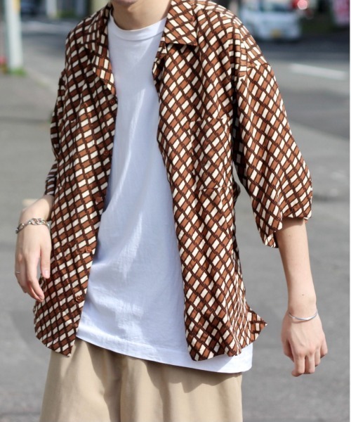 y/m by れぽすけ（イムバイレポスケ）の「オープンカラー柄シャツ（シャツ/ブラウス・メンズ・ブラック/ブラウン/ブルー・MEDIUM/LARGE）」の2枚目の写真