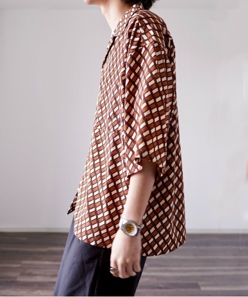 y/m by れぽすけ（イムバイレポスケ）の「オープンカラー柄シャツ（シャツ/ブラウス・メンズ・ブラック/ブラウン/ブルー・MEDIUM/LARGE）」の20枚目の写真