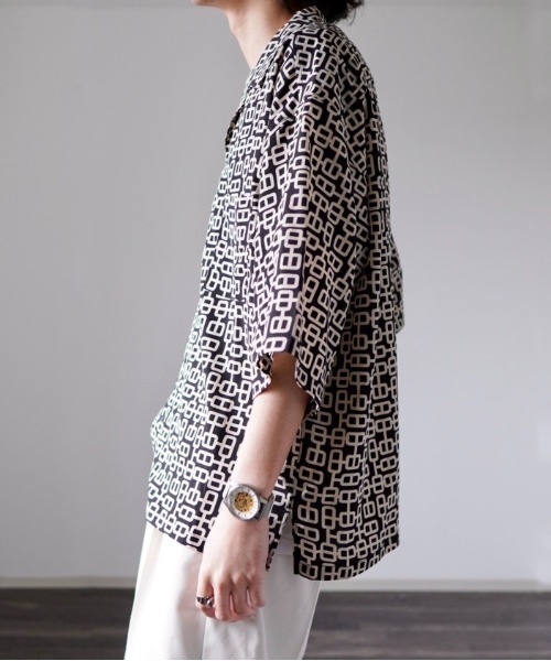 y/m by れぽすけ（イムバイレポスケ）の「オープンカラー柄シャツ（シャツ/ブラウス・メンズ・ブラック/ブラウン/ブルー・MEDIUM/LARGE）」の21枚目の写真