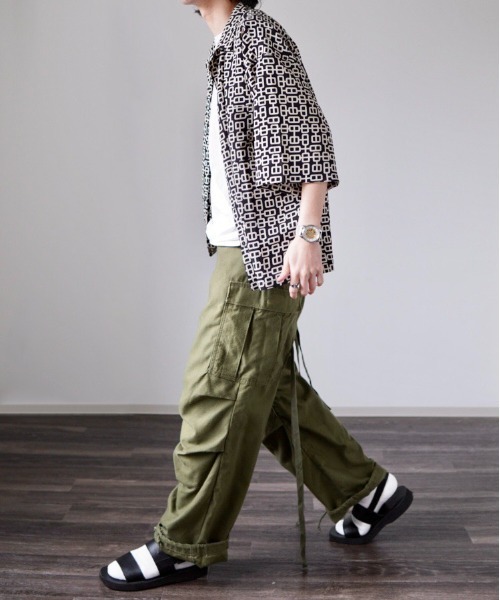 y/m by れぽすけ（イムバイレポスケ）の「オープンカラー柄シャツ（シャツ/ブラウス・メンズ・ブラック/ブラウン/ブルー・MEDIUM/LARGE）」の13枚目の写真