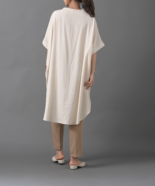 R・P・S　pura（アールピーエスピューラ）の「【WEB限定】pura　ダブルポケットスキッパーチュニック（ワンピース・レディース・ブラック/オフホワイト/アイボリー/ライトカーキ・M）」の21枚目の写真