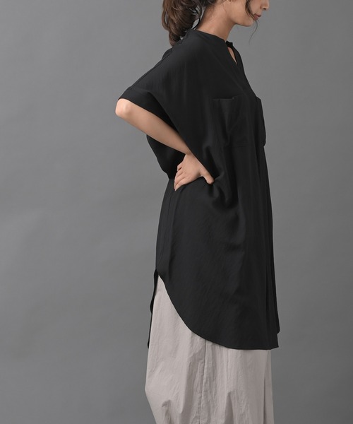 R・P・S　pura（アールピーエスピューラ）の「【WEB限定】pura　ダブルポケットスキッパーチュニック（ワンピース・レディース・ブラック/オフホワイト/アイボリー/ライトカーキ・M）」の17枚目の写真