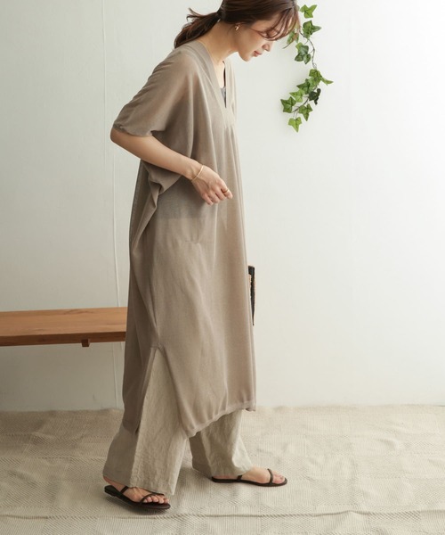 URBAN RESEARCH DOORS(アーバンリサーチドアーズ)の「カフタンニットワンピース(ワンピース・レディース・グレー系その他/ベージュ・ONE)」の4枚目の写真