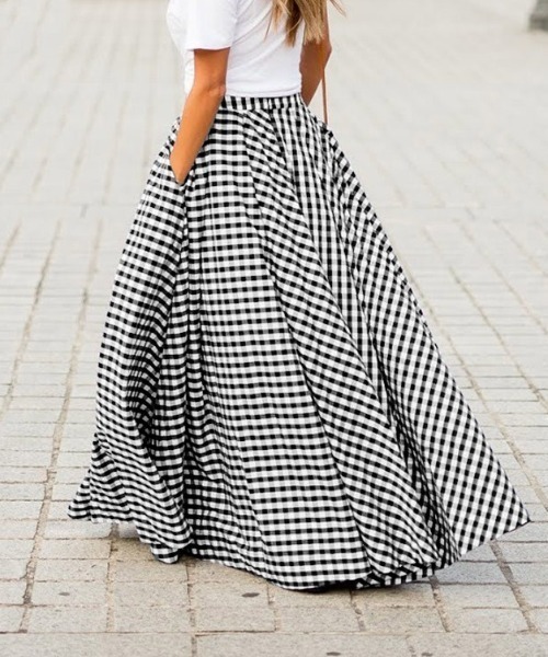 ABITOKYO(アビトーキョー)の「マキシ丈ギンガムチェックボリュウームスカート(スカート・レディース・ブラック/ブルー・S/M)」の4枚目の写真