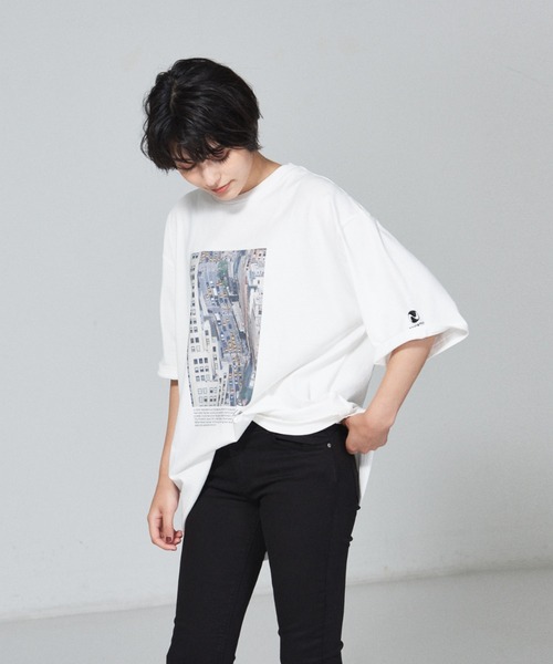newhattan（ニューハッタン）の「【NEWHATTAN / ニューハッタン】別注 フォト T シャツ（Tシャツ/カットソー・メンズ・ホワイト系その他/ホワイト系その他2・46/48）」の2枚目の写真