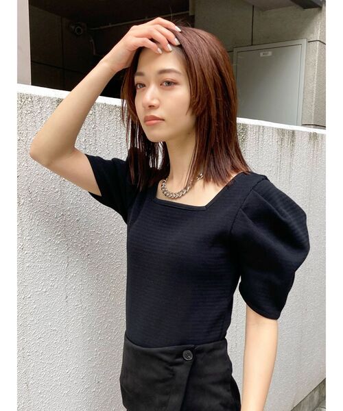 EMODA（エモダ）の「ボックスネックパフトップ（Tシャツ/カットソー・レディース・アイボリー/ブラック/レッド/カーキ・FREE）」の3枚目の写真