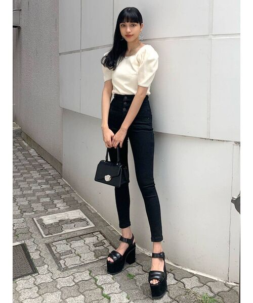 EMODA（エモダ）の「ボックスネックパフトップ（Tシャツ/カットソー・レディース・アイボリー/ブラック/レッド/カーキ・FREE）」の20枚目の写真