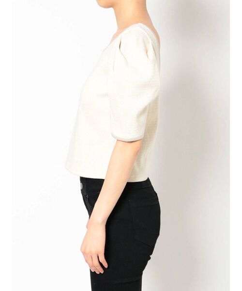 EMODA（エモダ）の「ボックスネックパフトップ（Tシャツ/カットソー・レディース・アイボリー/ブラック/レッド/カーキ・FREE）」の14枚目の写真