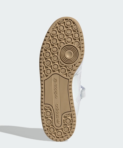 adidas（アディダス）の「フォーラム ロー [FORUM LOW] アディダスオリジナルス（スニーカー・メンズ・ホワイト×ブラック・26.5cm/23.5cm/28.0cm/24.5cm/27.0cm/27.5cm/25.0cm/23.0cm/26.0cm/22.5cm/24.0cm/25.5cm/29.0cm/28.5cm/22.0cm）」の5枚目の写真