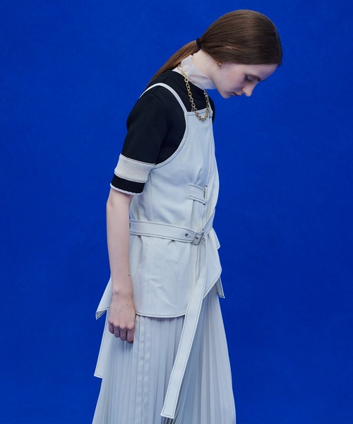 UNITED TOKYO（ユナイテッドトウキョウ）の「クロスベルトエプロンワンピース（ワンピース・レディース・ブラック/オフホワイト・2/1）」の16枚目の写真