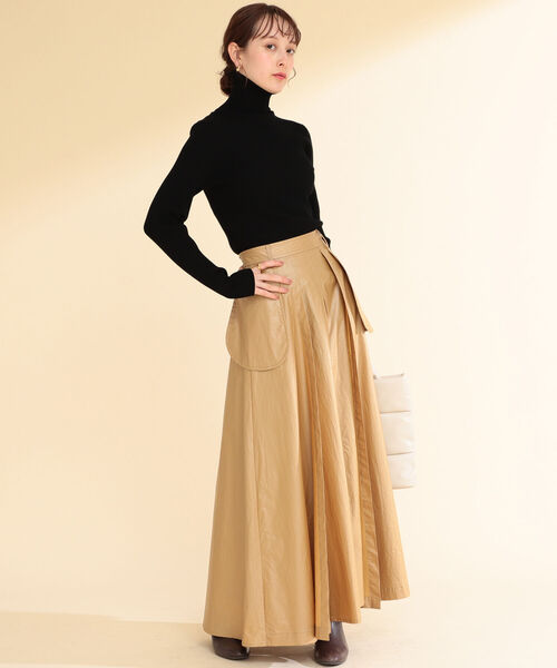 Ray BEAMS（レイビームス）の「Ray BEAMS / コーティング ポケット付き スカート（スカート・レディース・ベージュ/ブラウン・1/0）」の9枚目の写真