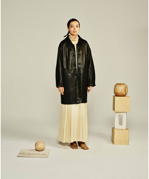 Ray BEAMS（レイビームス）の「RBS / フェイクレザー ステンカラー コート▲（ステンカラーコート・レディース・ブラック・0/1）」の4枚目の写真