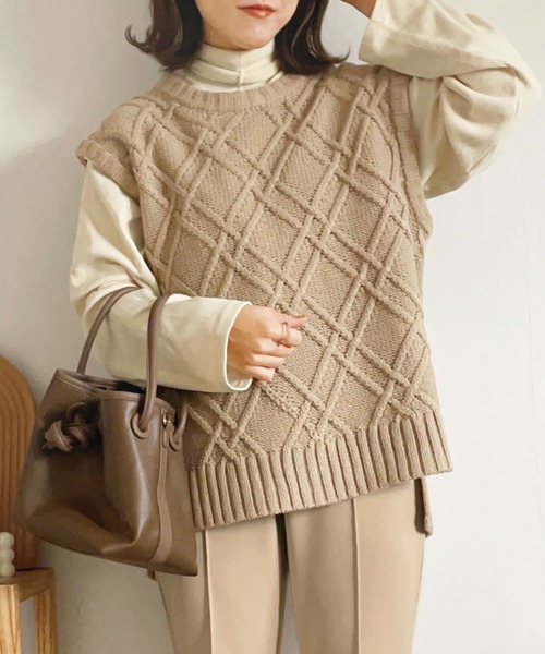 GeeRA(ジーラ)の「アラン編ニットベスト(ニット/セーター・レディース・ベージュ/アイボリー・MEDIUM/LARGE/X-LARGE)」の2枚目の写真