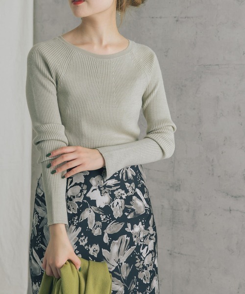 URBAN RESEARCH ROSSO WOMEN（アーバンリサーチ　ロッソ）の「ウォッシャブルリブボートネックニット（ニット/セーター・レディース・ベージュ/パープル系その他/ダークブラウン/ブラック・FREE）」の3枚目の写真