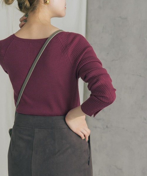 URBAN RESEARCH ROSSO WOMEN（アーバンリサーチ　ロッソ）の「ウォッシャブルリブボートネックニット（ニット/セーター・レディース・ベージュ/パープル系その他/ダークブラウン/ブラック・FREE）」の9枚目の写真