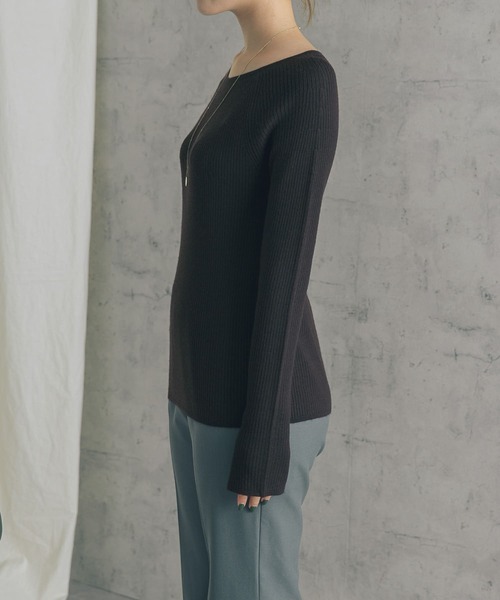 URBAN RESEARCH ROSSO WOMEN（アーバンリサーチ　ロッソ）の「ウォッシャブルリブボートネックニット（ニット/セーター・レディース・ベージュ/パープル系その他/ダークブラウン/ブラック・FREE）」の14枚目の写真