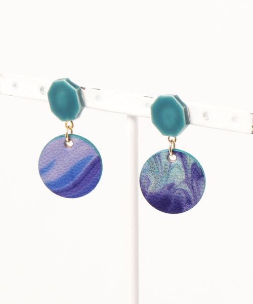 tone(トーン)の「【irodori】marble 深緑 ピアス(ピアス(両耳用)・レディース・ダークグリーン・FREE)」の1枚目の写真