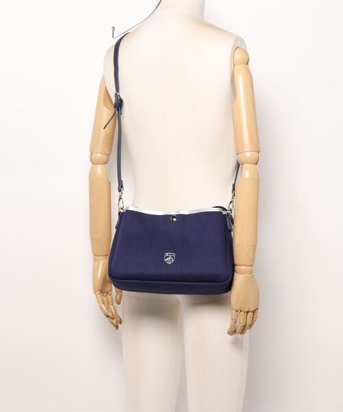 THREE DOG NIGHT（スリードッグナイト）の「STUART shoulder Bag ショルダーバック（ショルダーバッグ・レディース・ブラック/ベージュ/ネイビー・ONE SIZE）」の11枚目の写真