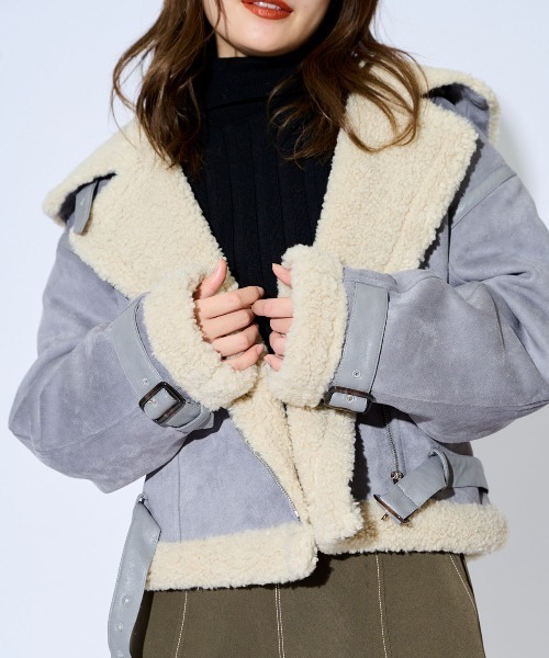 REDYAZEL(レディアゼル)の「フェイクムートンコンパクトライダースジャケット(ムートンコート・レディース・ライトグレー/ベージュ/グリーン・SMALL/MEDIUM)」の8枚目の写真