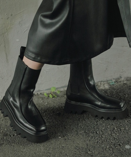 HARE（ハレ）の「ボリュームソールサイドゴアブーツ(HARE)（ブーツ・レディース・ブラック/ベージュ・M/L）」の3枚目の写真