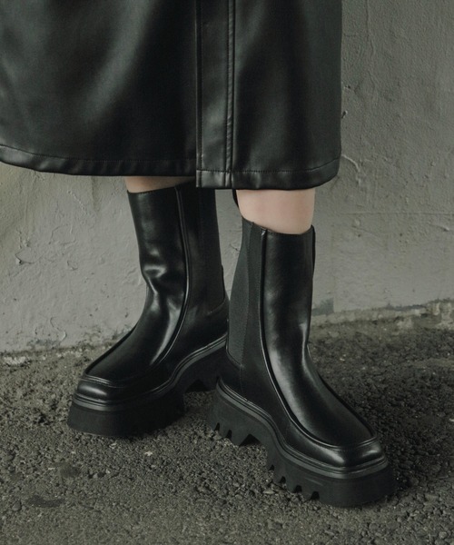 HARE（ハレ）の「ボリュームソールサイドゴアブーツ(HARE)（ブーツ・レディース・ブラック/ベージュ・M/L）」の4枚目の写真