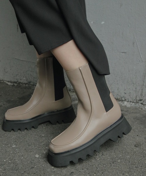 HARE（ハレ）の「ボリュームソールサイドゴアブーツ(HARE)（ブーツ・レディース・ブラック/ベージュ・M/L）」の5枚目の写真