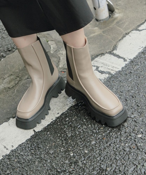HARE（ハレ）の「ボリュームソールサイドゴアブーツ(HARE)（ブーツ・レディース・ブラック/ベージュ・M/L）」の6枚目の写真
