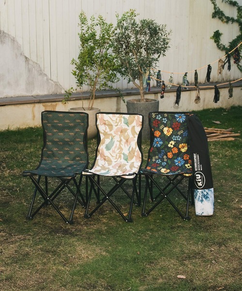 KiU（キウ）の「アウトドアミニフォールディングチェア（アウトドアグッズ・メンズ・カモフラージュ/ホワイト×ブルー/ベージュ系その他/アニマル/カラフル/ブラック×ライム/ブラック/キャメル・FREE）」の13枚目の写真